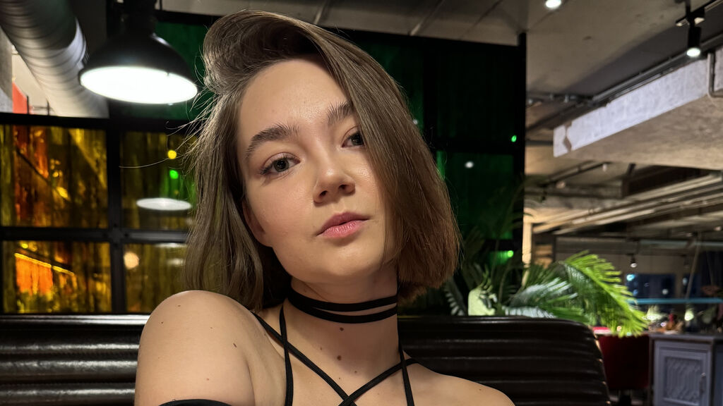 OdelinaHerrin live cam model at LiveJasmin
