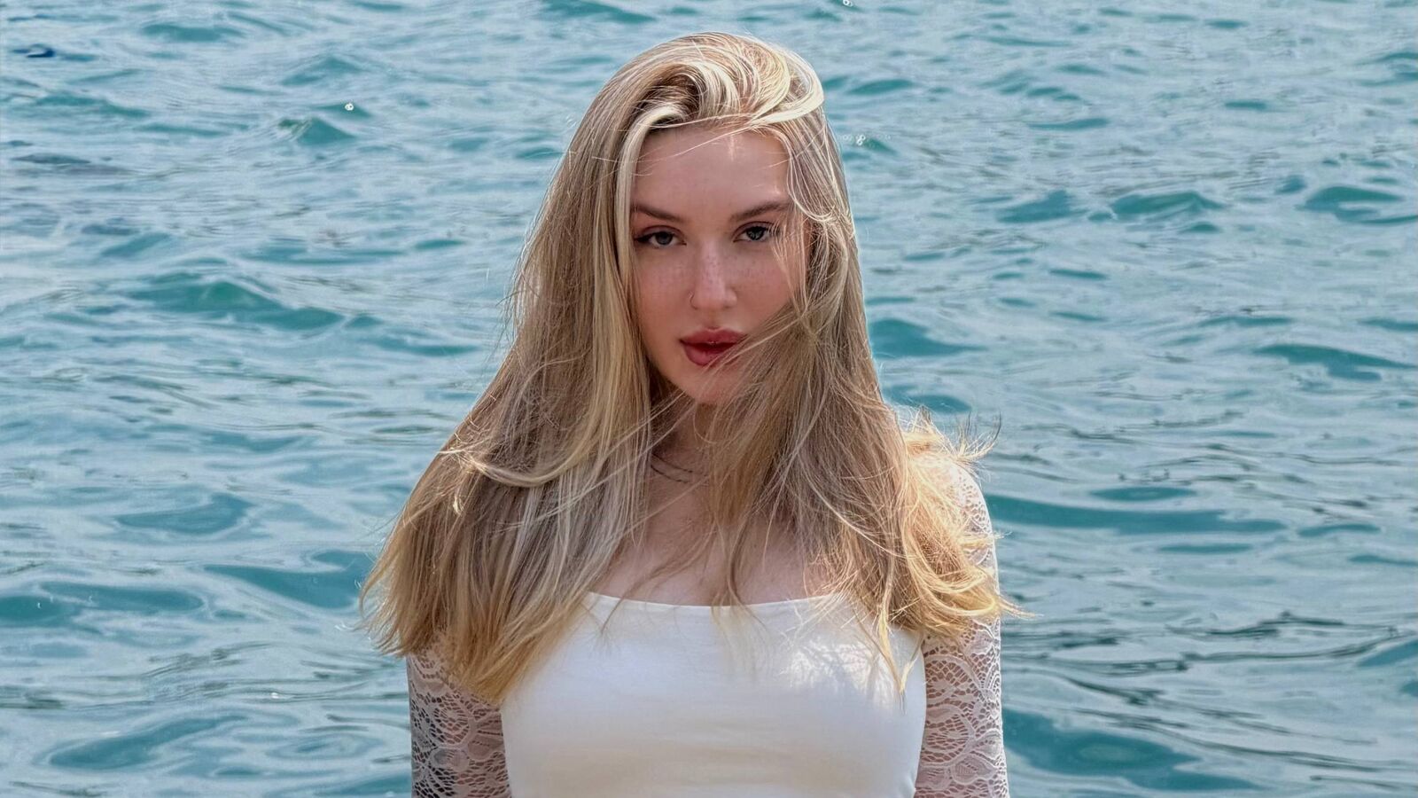 SuzieGlimp erotic portrait