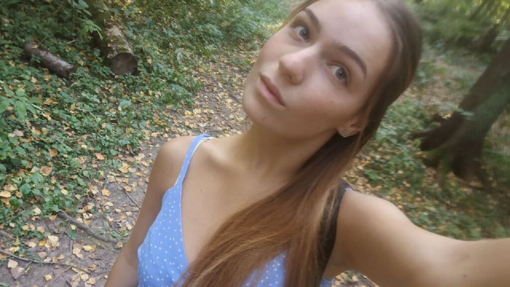 ElisaMoon's profile from Jasmin at GirlsOfJasmin'