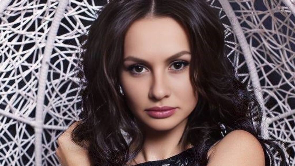 CharlieLaurens online on GirlsOfJasmin