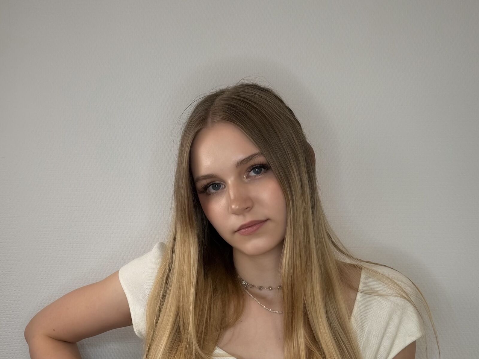 Live cam for CandiMalott