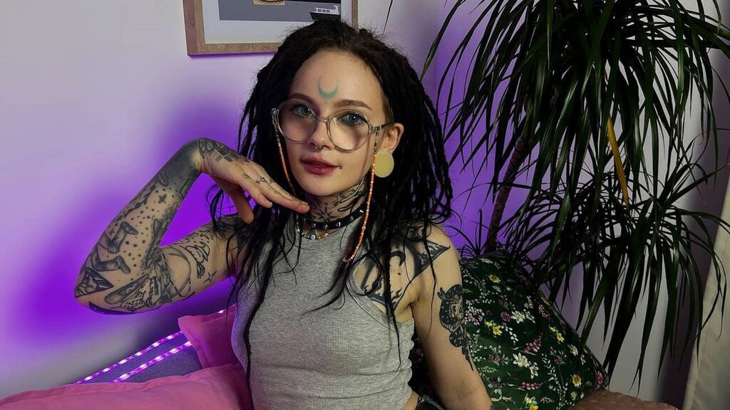 LillyFender's profile from Jasmin at GirlsOfJasmin'