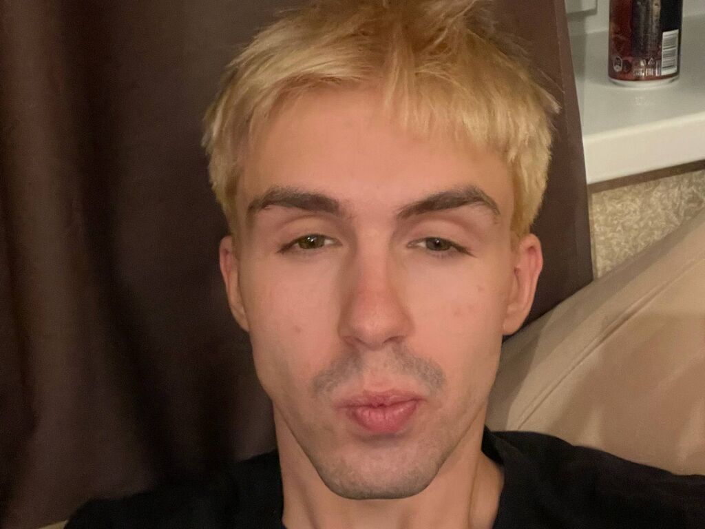 RobertSnow male webcam performer preview
