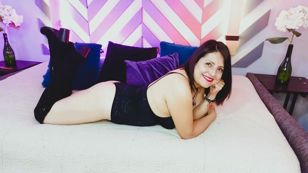 BrokeBrown online on GirlsOfJasmin