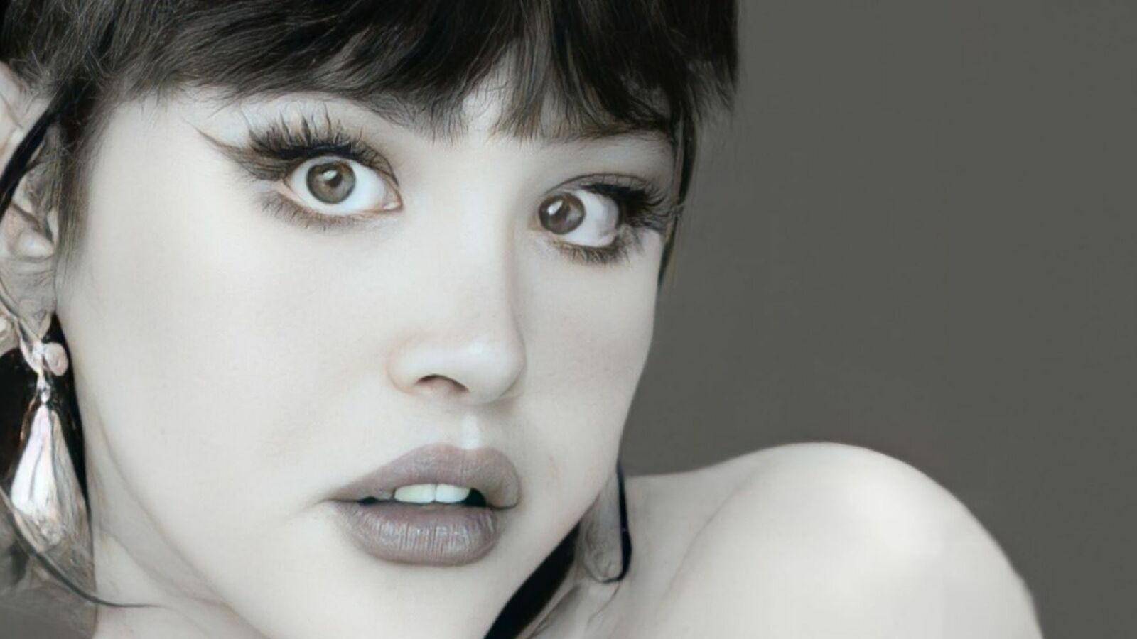 JuliaArchachie erotic portrait