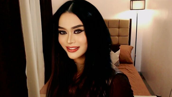 AmoreValdez live webcam show