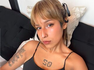 KyaraHernandes Camgirls live