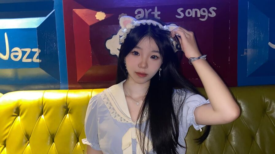 Chat With FayElsa Now