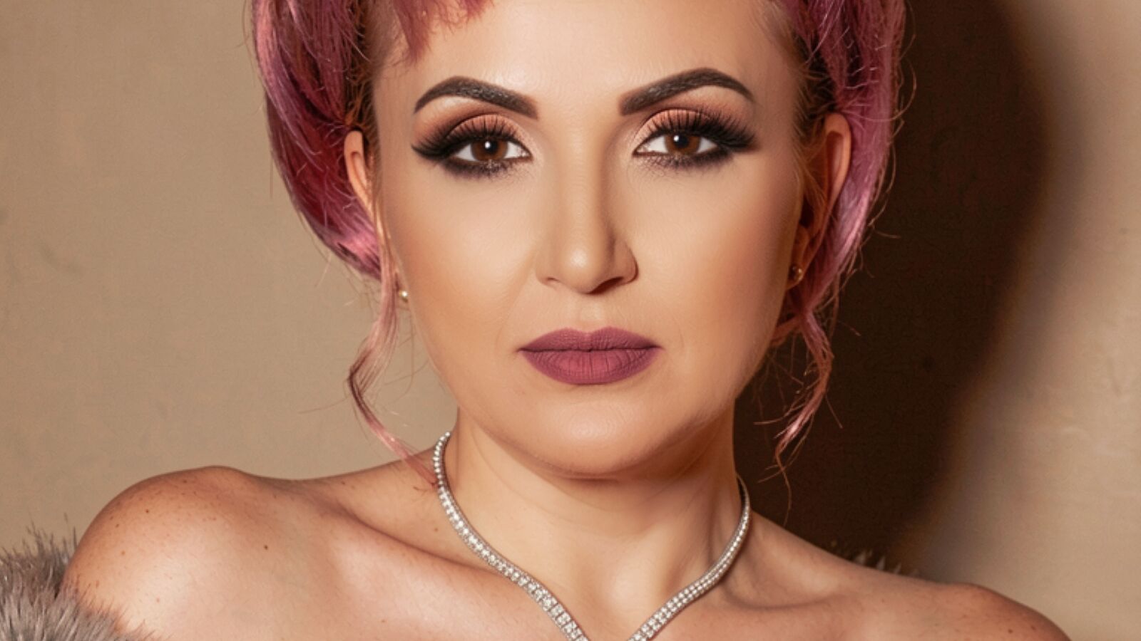 IsabelaConte erotic portrait