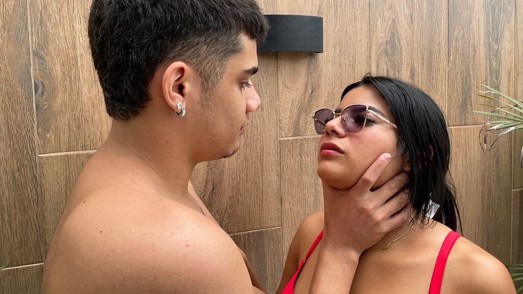 RileyAndChriss live cam model at LiveJasmin