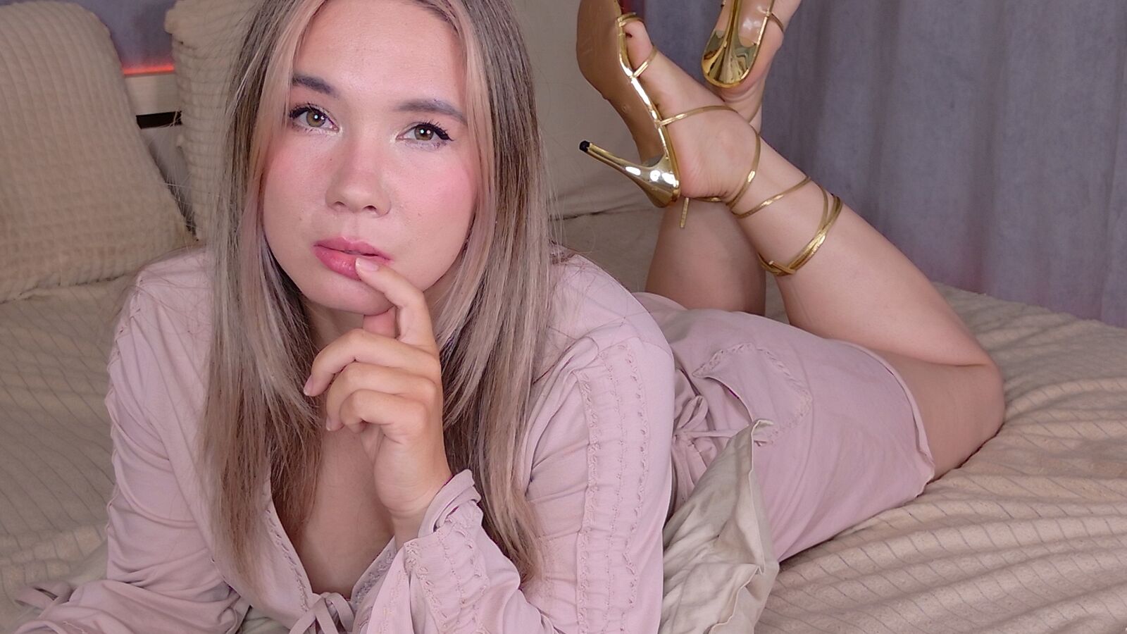 LanaBowie erotic portrait