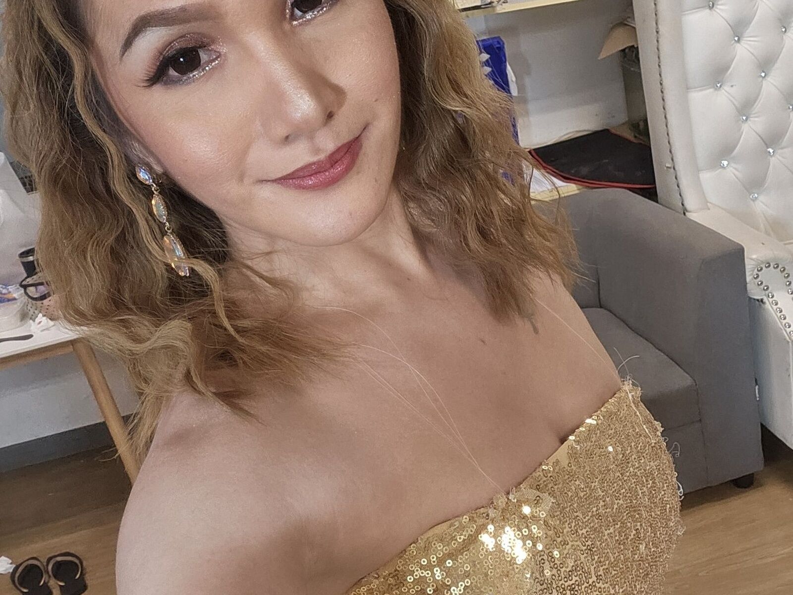 Live cam for MadellineHirata