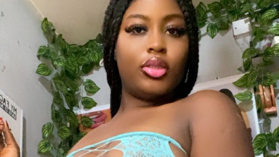 Live Sex Chat with ZaraLure