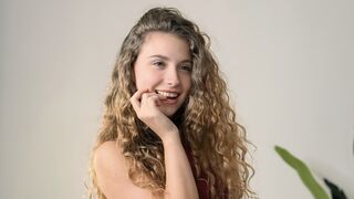 Kostenlos Nackt MissJuul