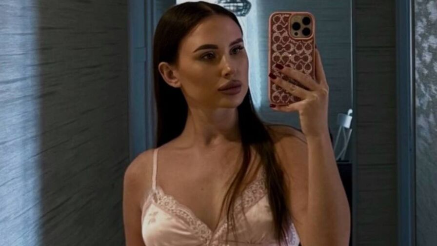 Sexy Live Sex Chat with AlisShrine