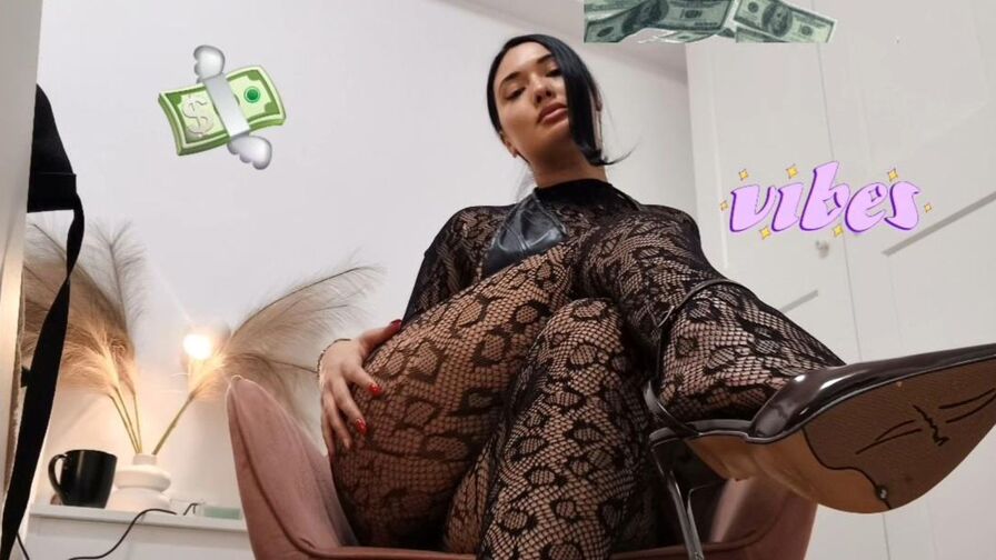 Watch EvelinBlack live on The Edge Private