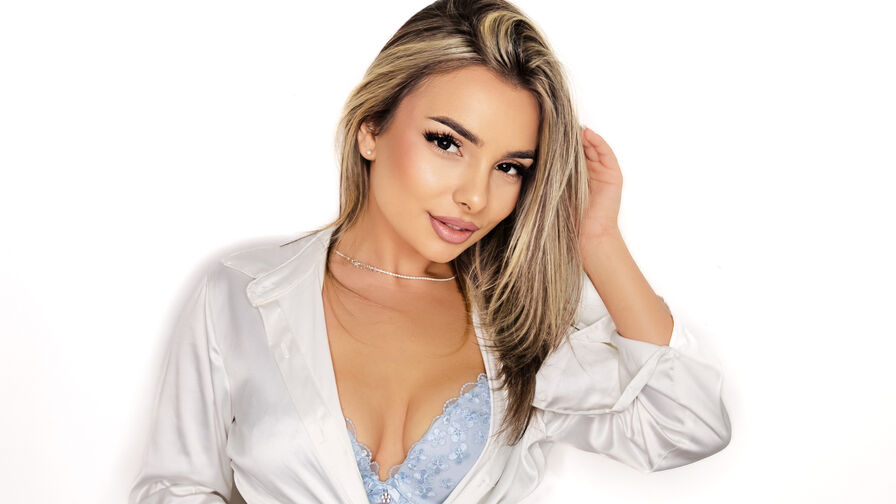 Watch SaraJonnes live on Japannudes