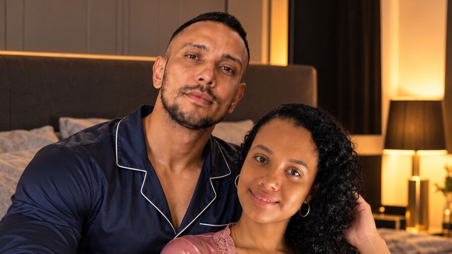 Watch CarolineAndRicky live on Screencamera