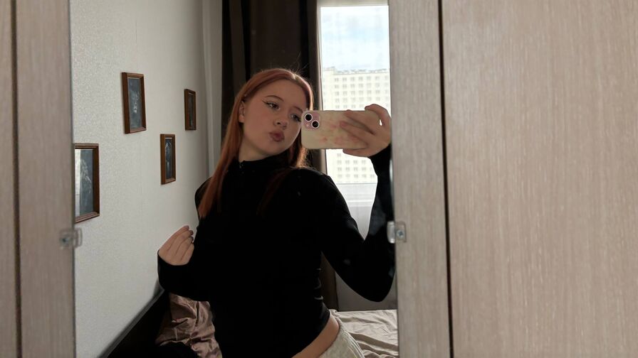 See LennieLukasik’s Cam Show Now