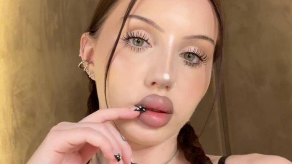 Profile and Statistics for EfiBlaze on LiveJasmin