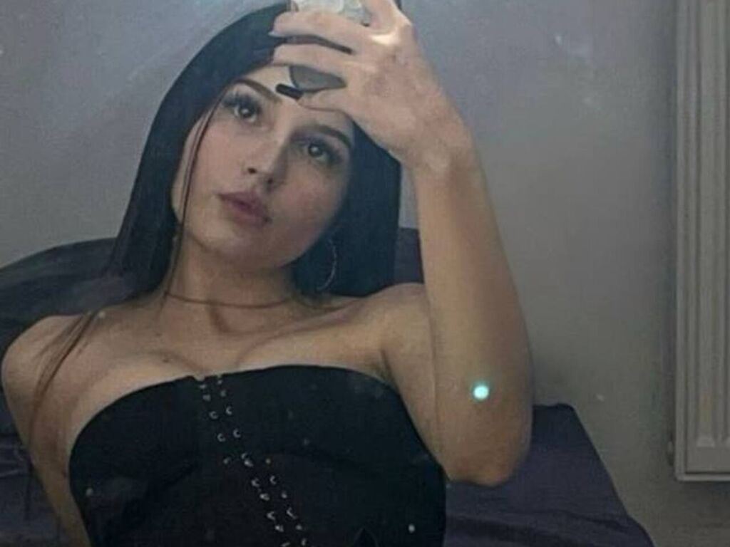 MariCrueze from Web Night Cam