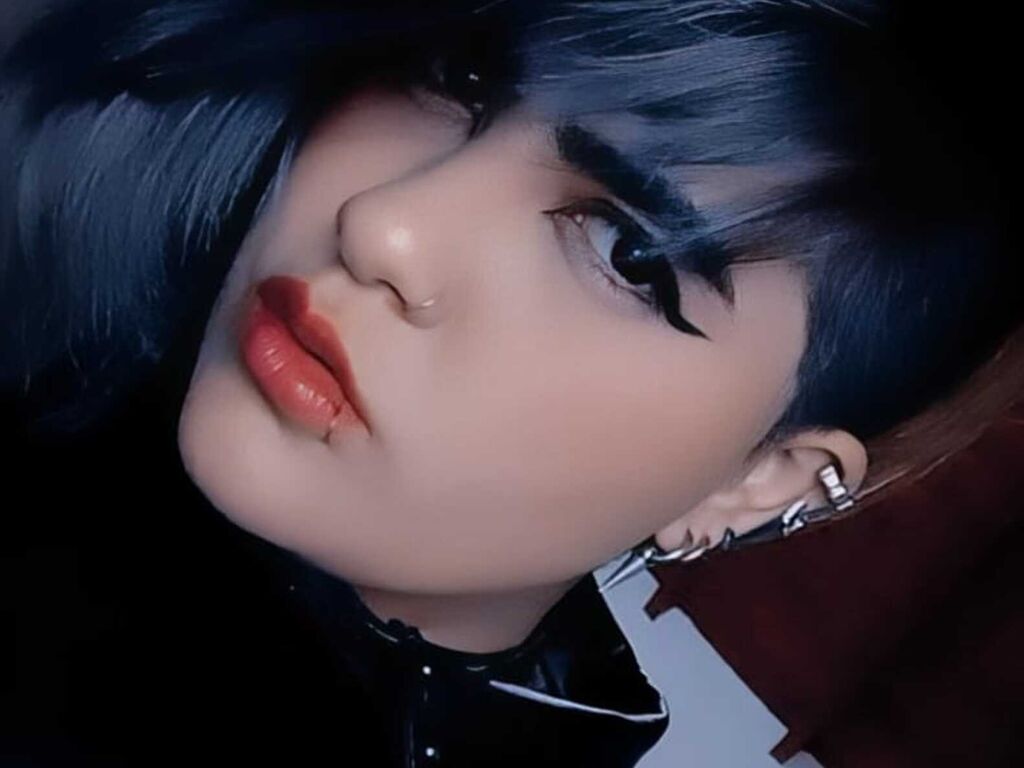 ZussanGravereign Nude