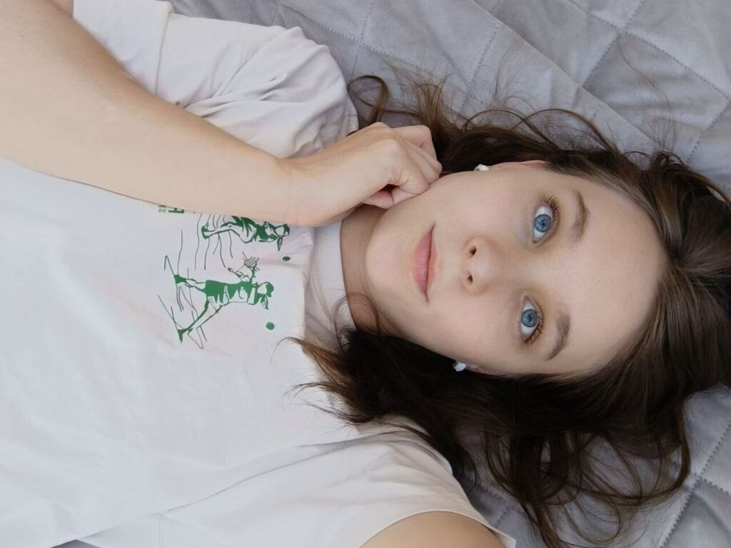 ChrystalNoury LiveJasmin girl member chat profile