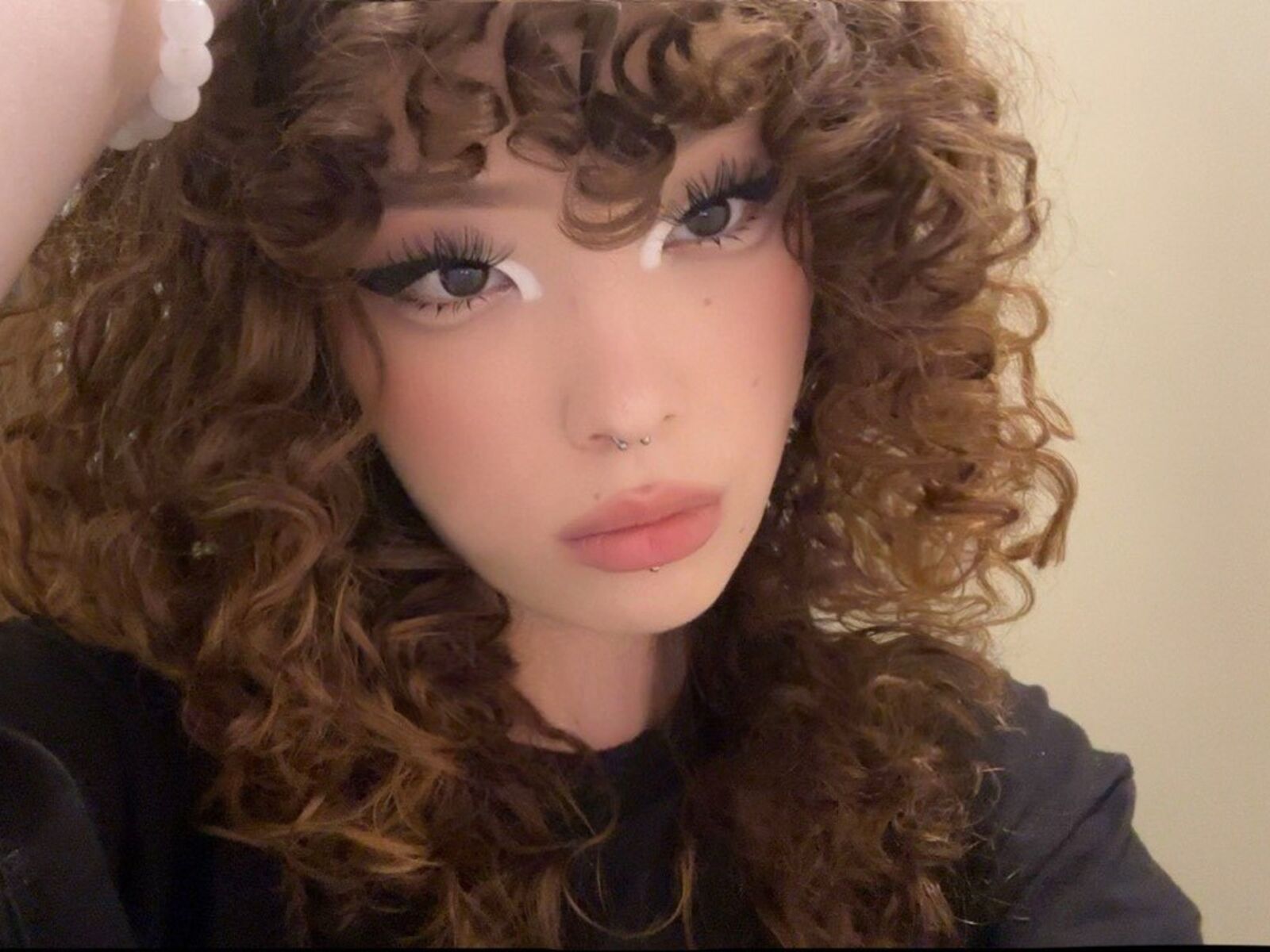 Live cam for YangConnie