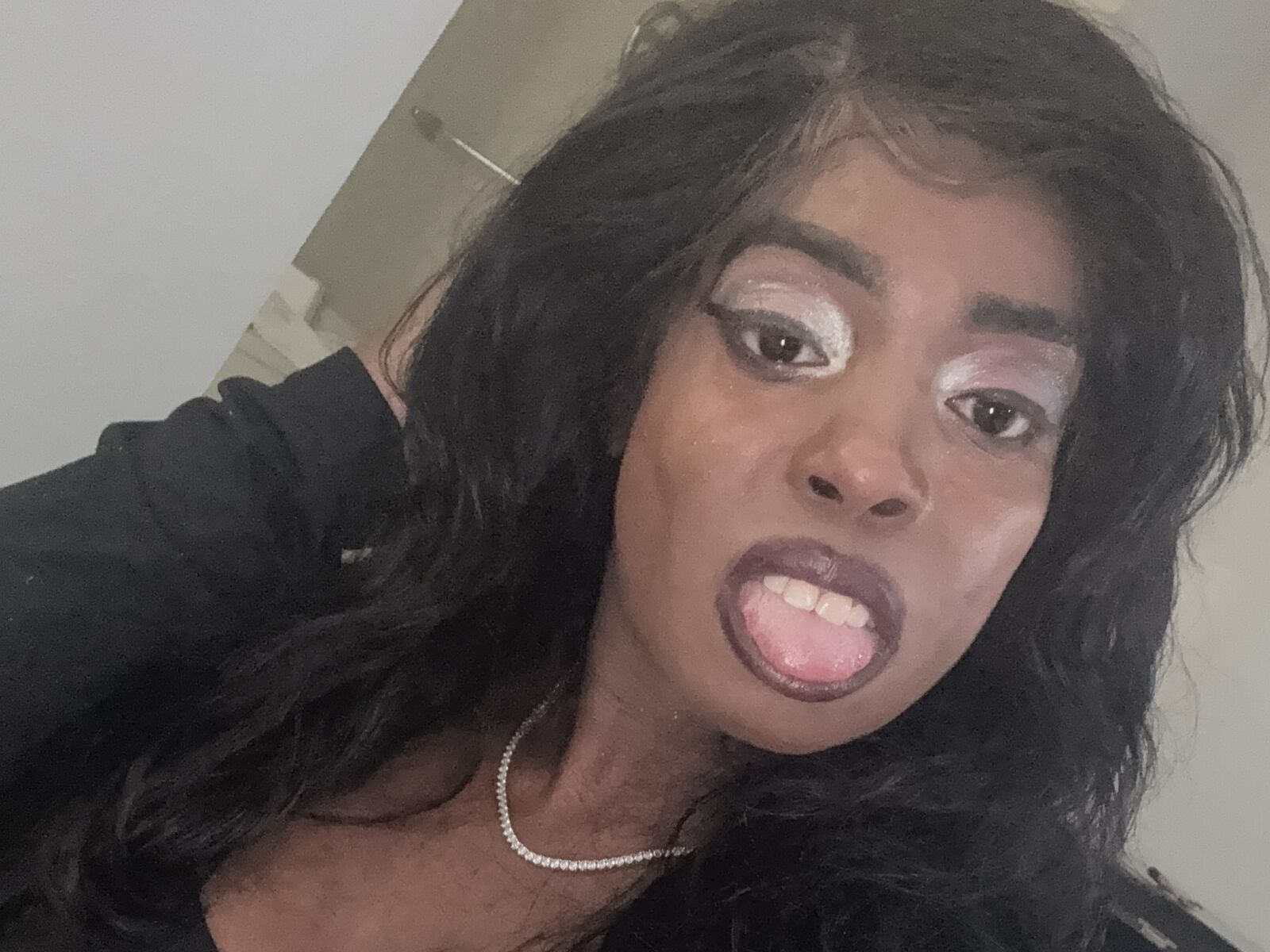 Live cam for Everythingthick
