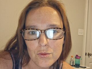 VIVO.webcam RedRemmi (33) woman with  breasts