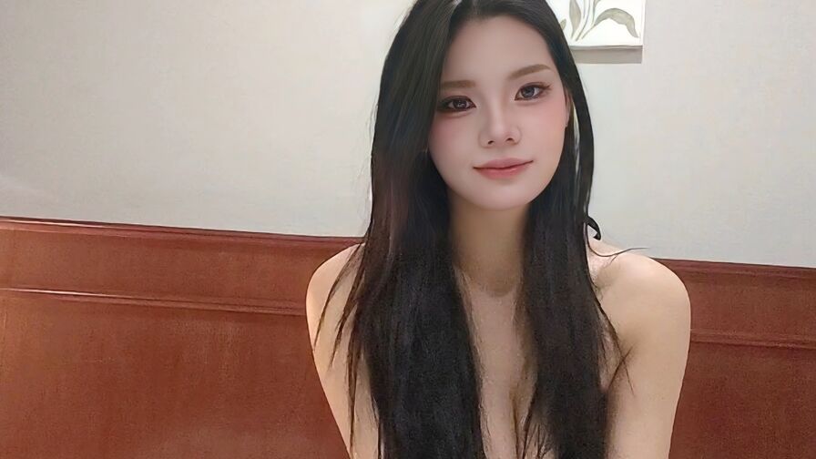 See Liqinrong’s Cam Show Now