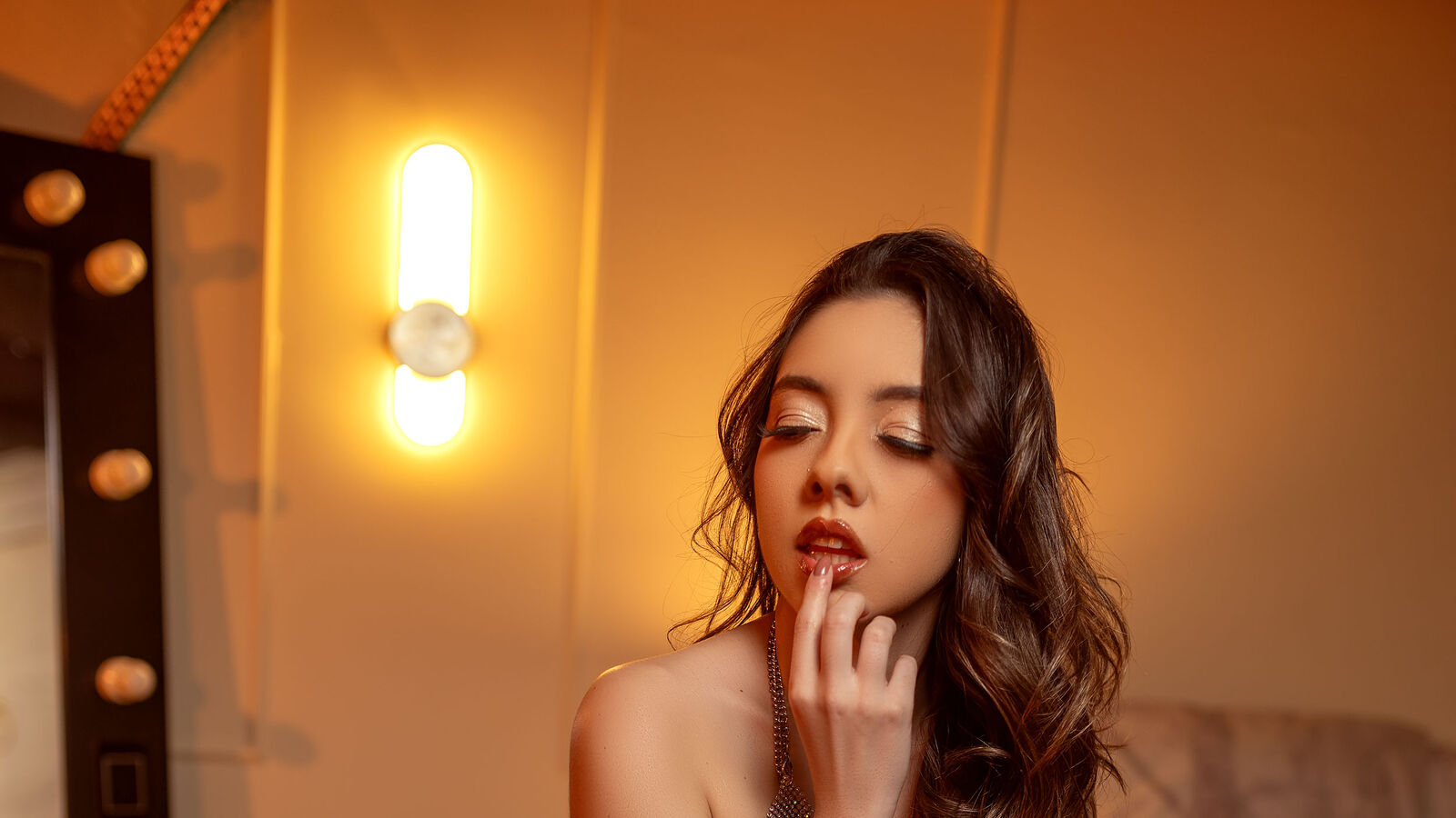 GiovannaKlein erotic portrait