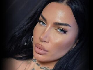 ElektraDaemon is a webcam model, age 31