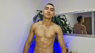 Free Nude LiamCrosswell