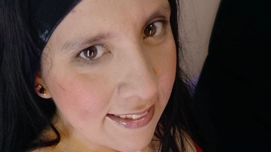 KellyRodriguez's live cam