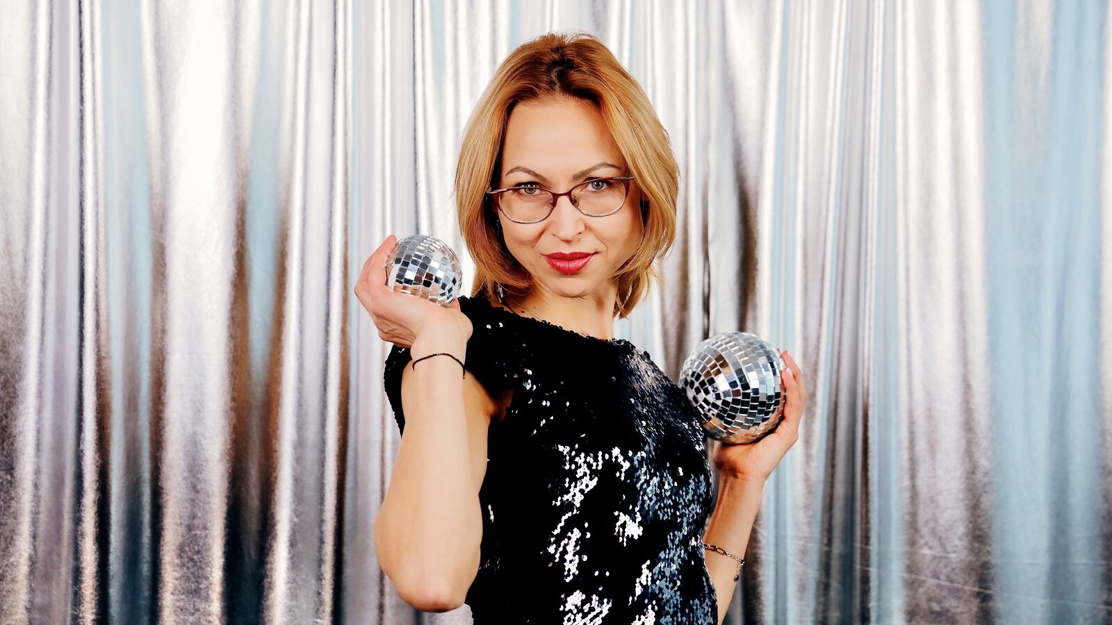 NoraJacobs glamour portrait