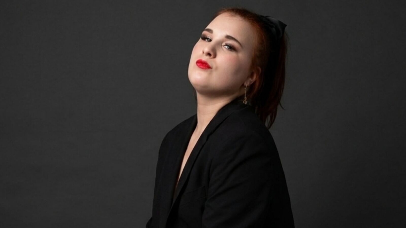 OliviaLancaster erotic portrait