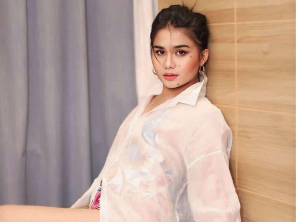 AngelCavendish Nackt