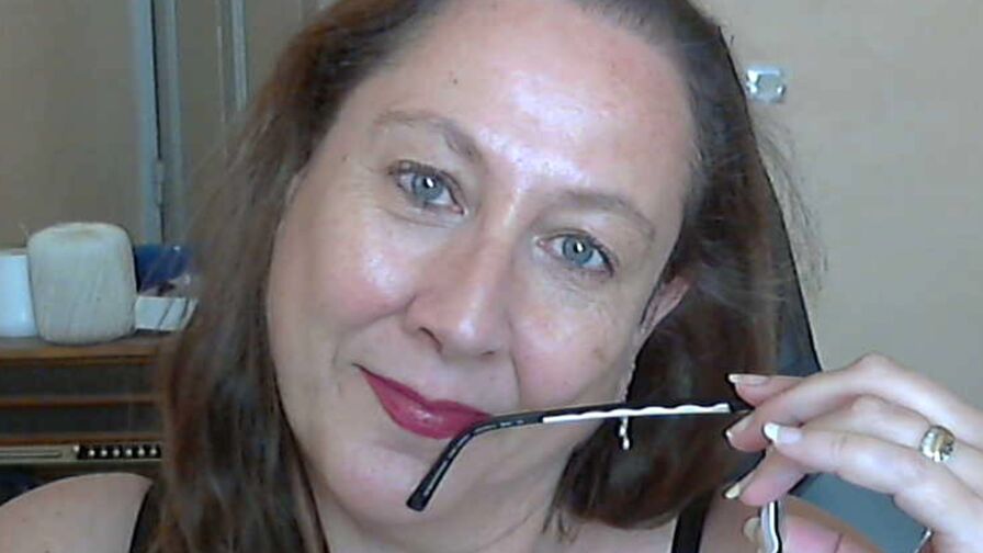 Watch MyriamLevieux live on ZS Magazine