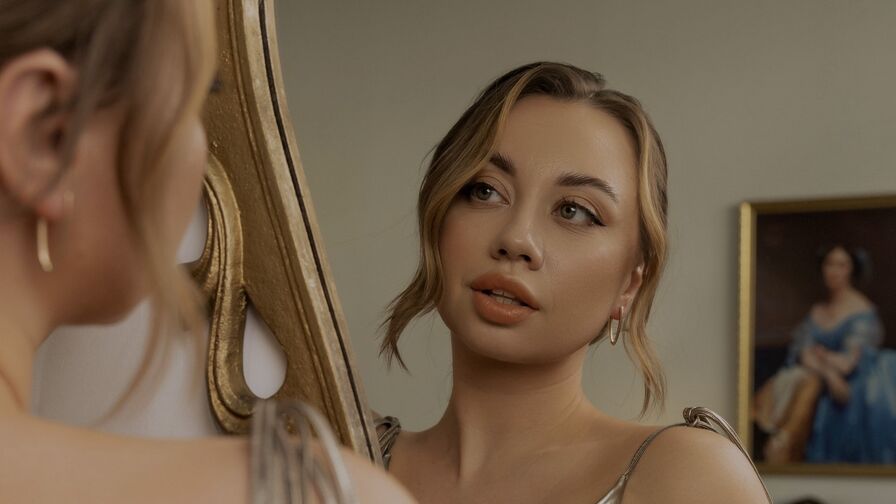 Watch DanielaWisse live on The Edge Private