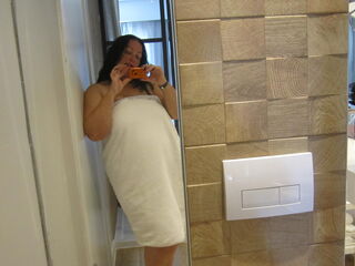 AuraCrina is a webcam model from Ukraine age 46
