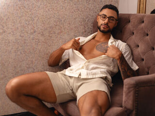 web cam striptease LiamHills