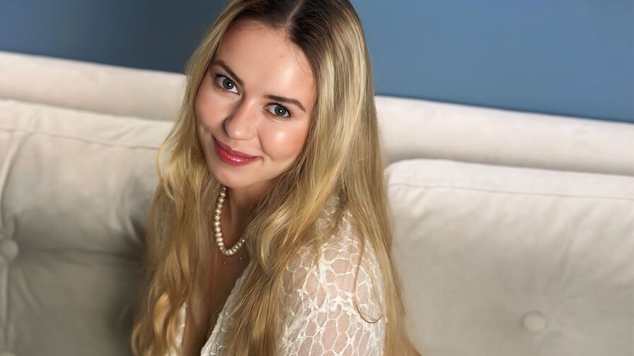 CassieEverin webcam show