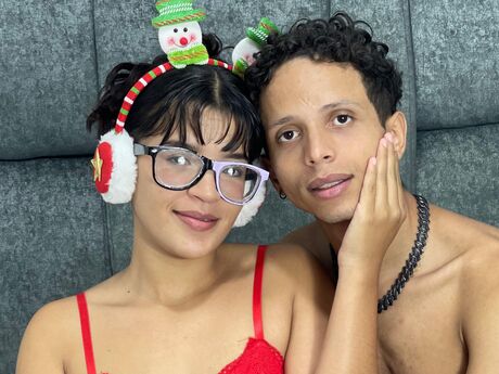 Chat with LuisaAndVictor