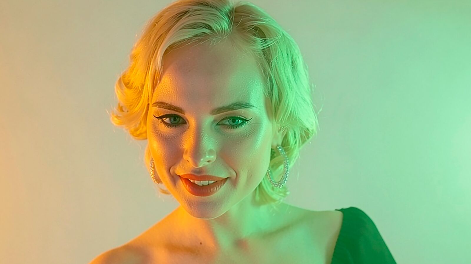SandraBaring glamour portrait