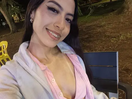 Chat with DahliaSofia