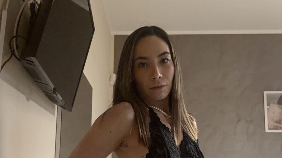 Watch mayaerric live on Hundesider