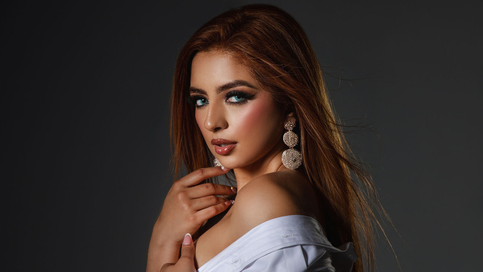 MarianaSaavedra glamour portrait