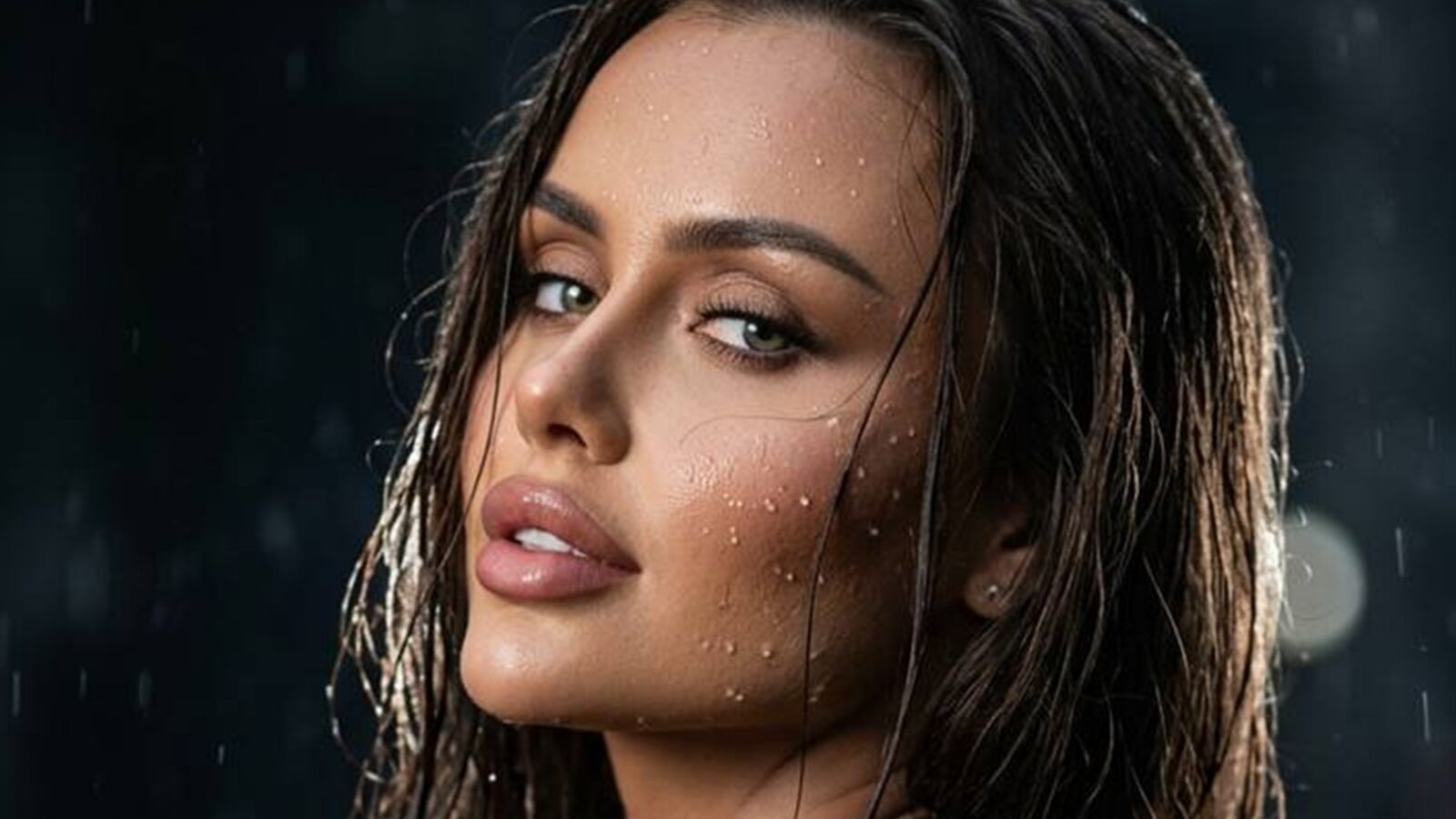 Anais glamour portrait