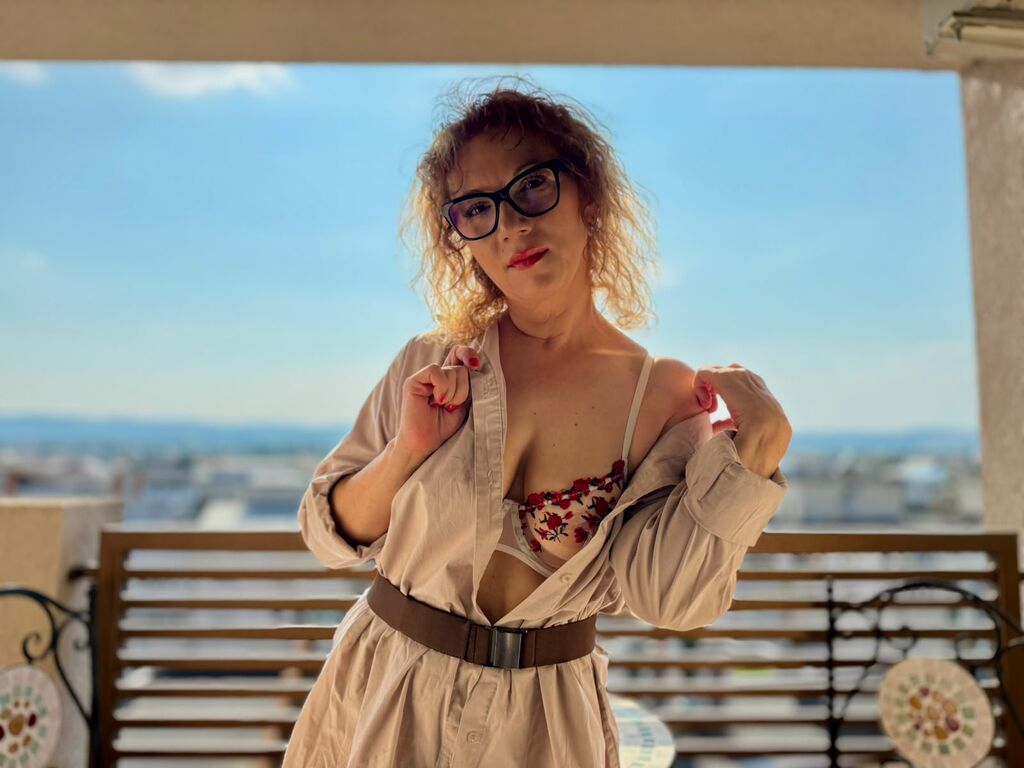NalaVixenn adult mature cam thumbnail